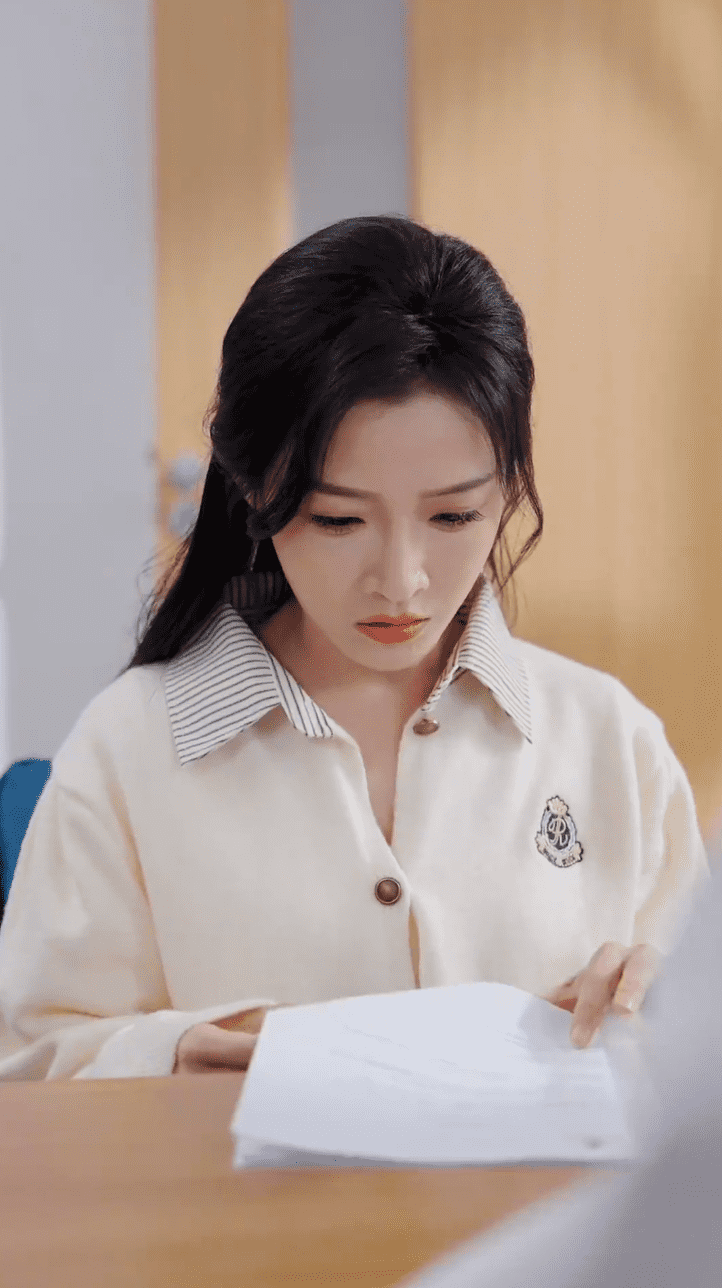 離婚后，陸總舔狗上身幫我提鞋(全集)